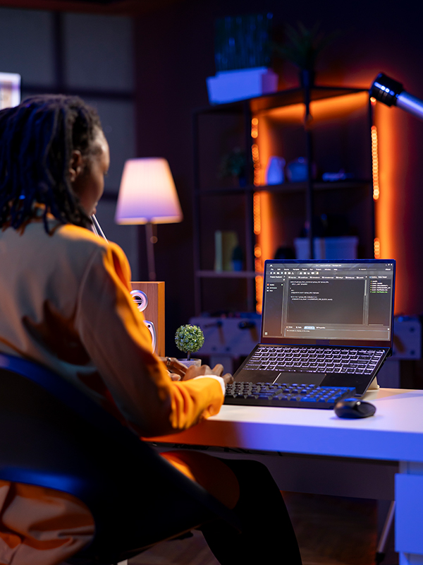 Sizi dijital geleceğe birlikte taşıyalım.